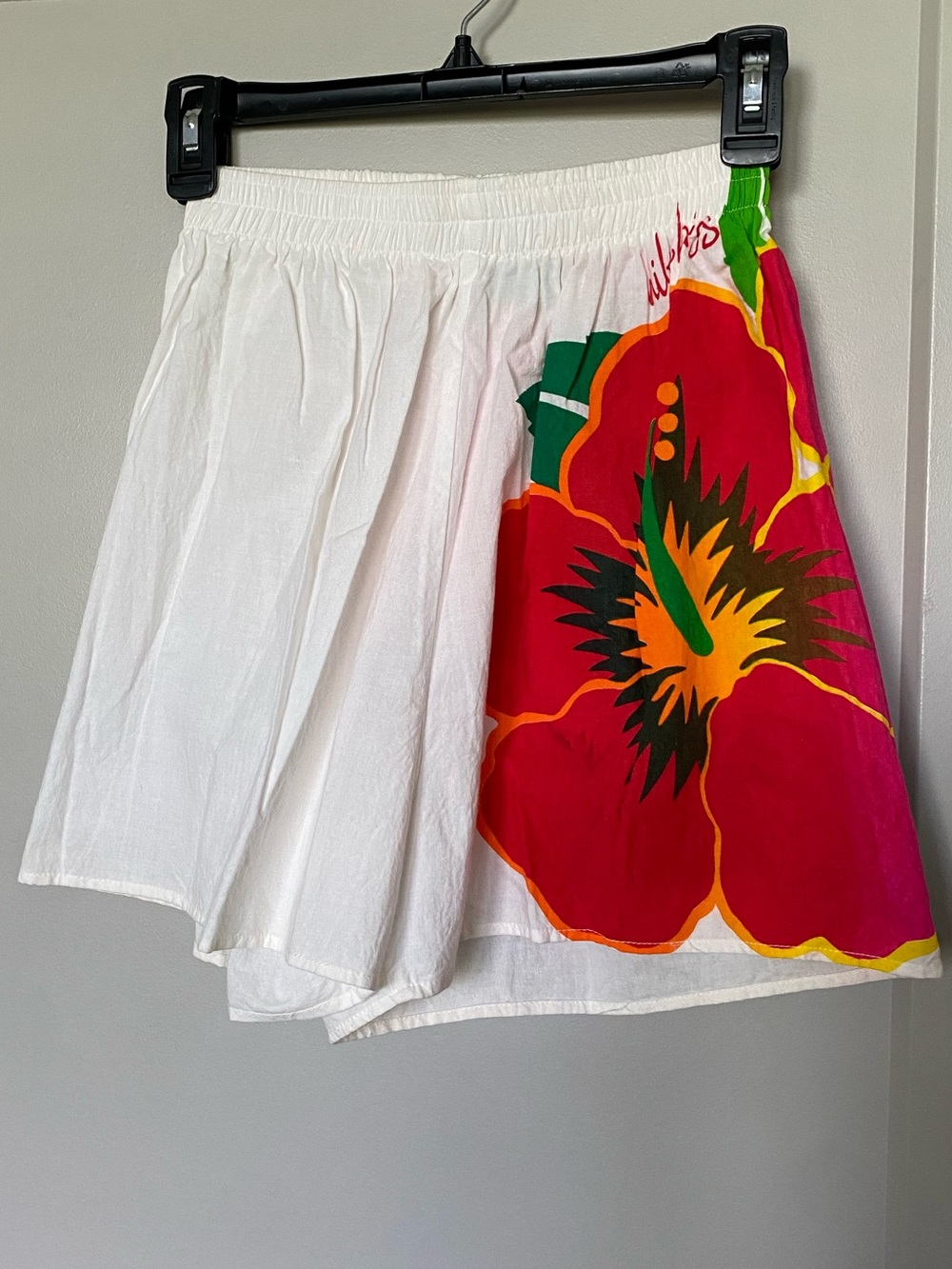 Vintage made in Hawaii 100% cotton Whatamelon hibiscus hibiskiss shorts medium
